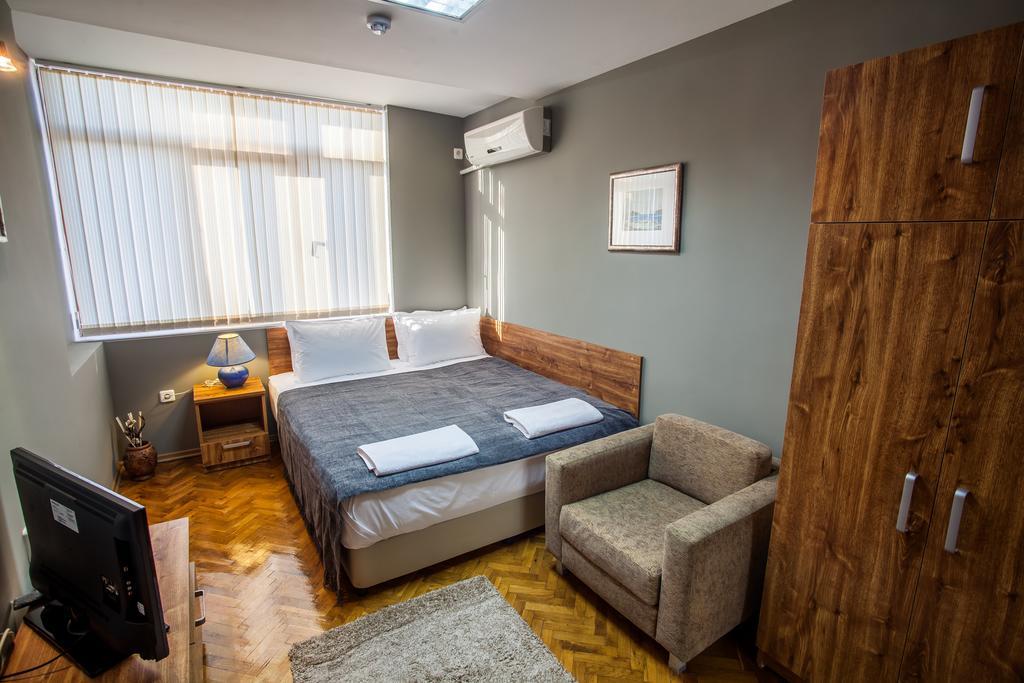 Panorama Top Floor Rooms In Hotel Tundzha Yambol Esterno foto