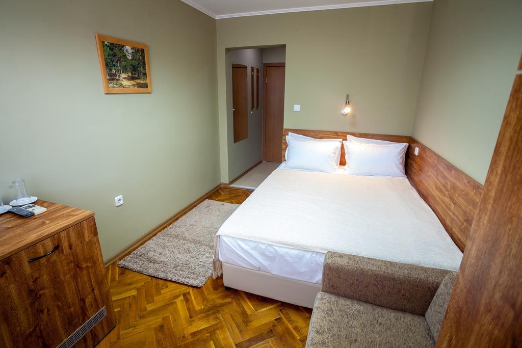 Panorama Top Floor Rooms In Hotel Tundzha Yambol Esterno foto