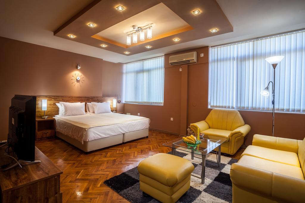 Panorama Top Floor Rooms In Hotel Tundzha Yambol Esterno foto